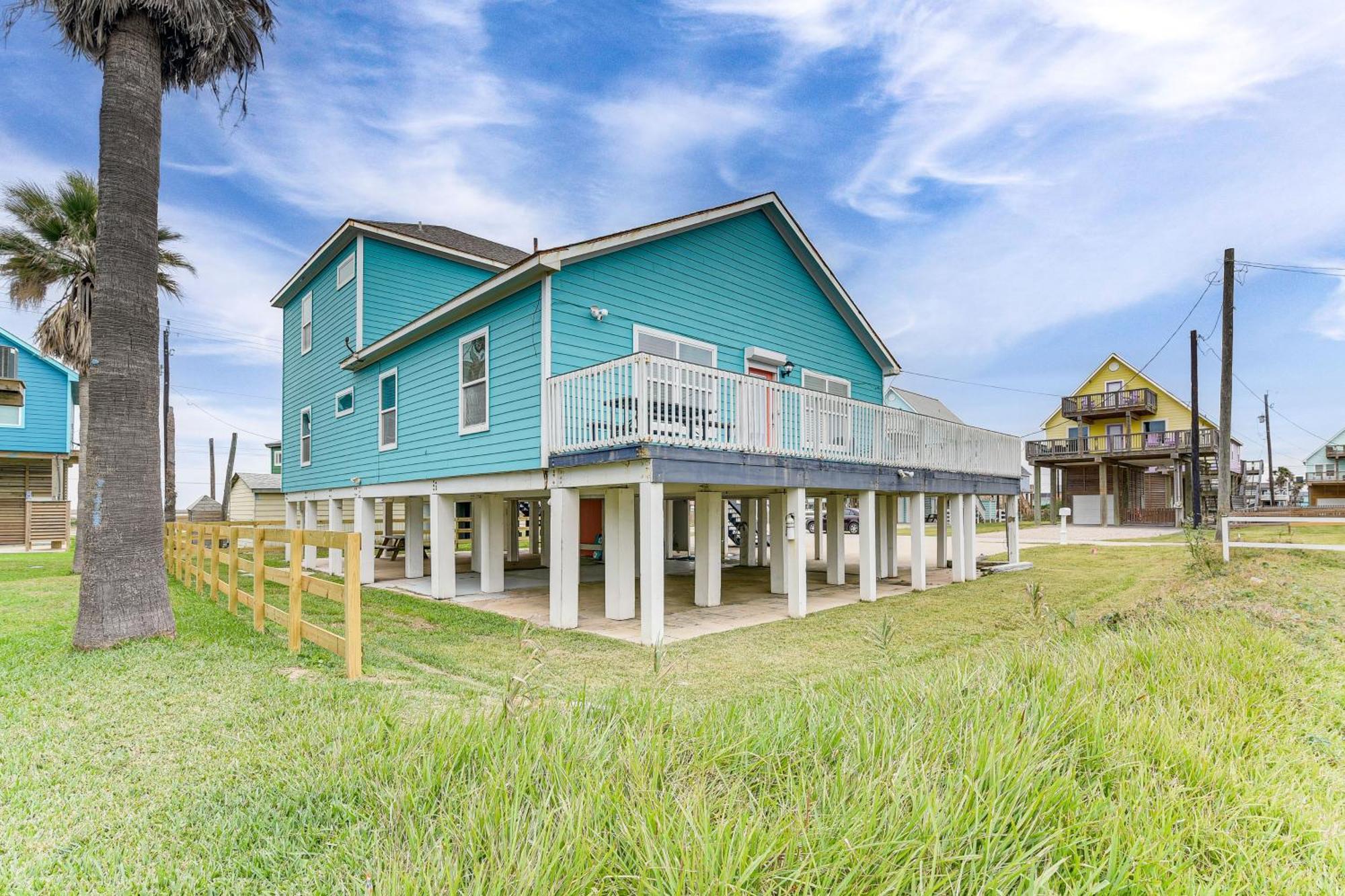 Large Group Gulf Retreat, Steps To Surfside Beach! Экстерьер фото