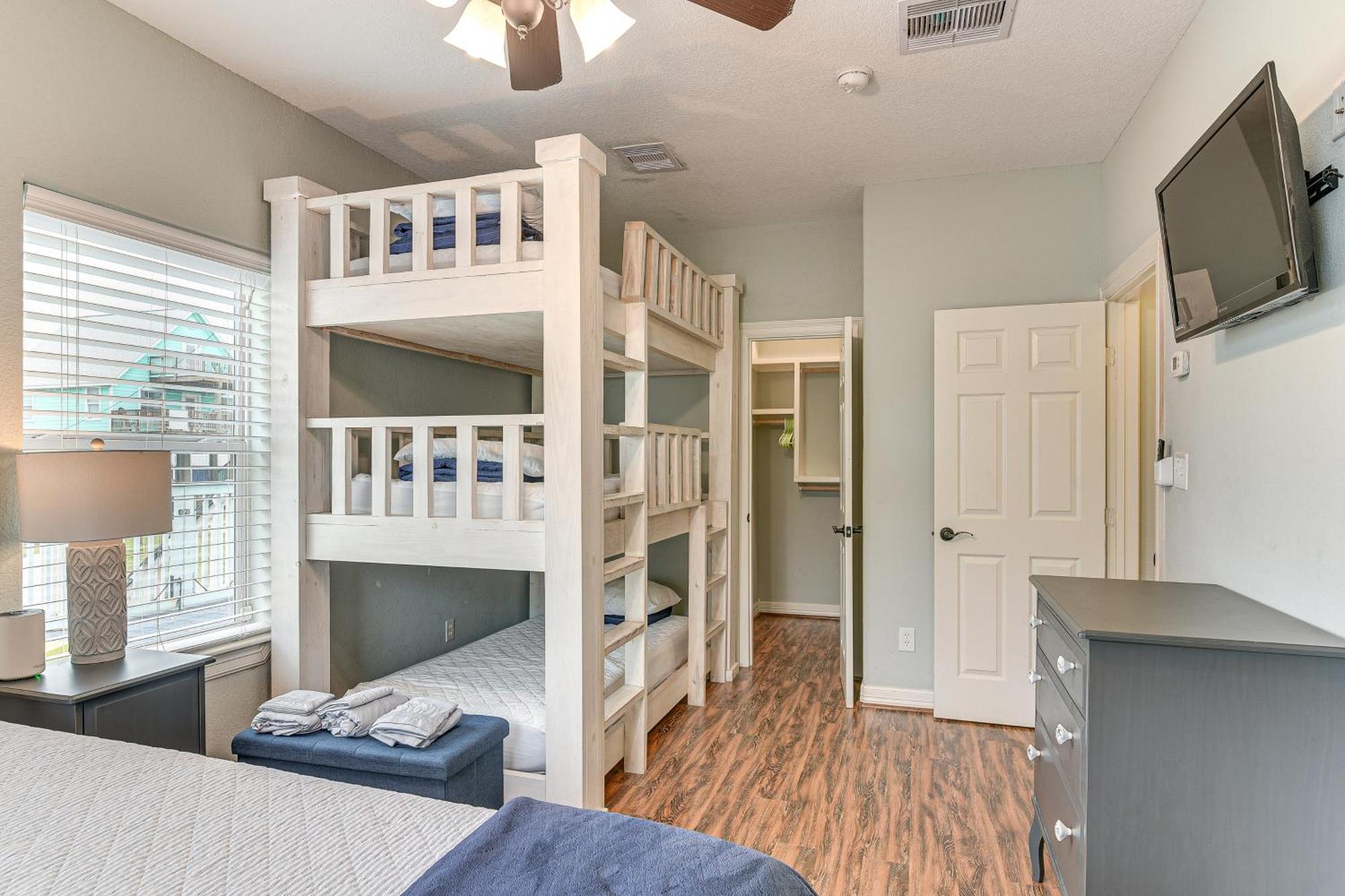 Large Group Gulf Retreat, Steps To Surfside Beach! Экстерьер фото